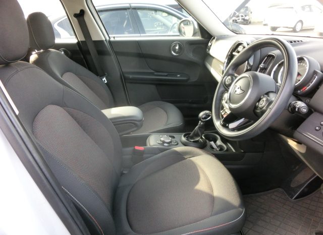 
								BMW Mini Cooper full									