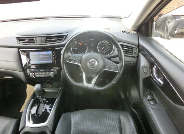 
								Nissan X-Trail full									