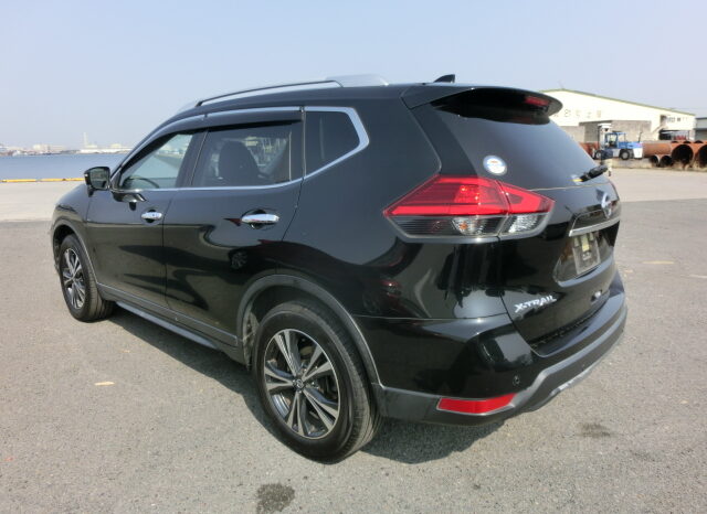 
								Nissan X-Trail full									