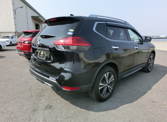 
								Nissan X-Trail full									