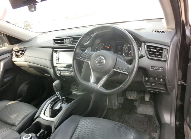 
								Nissan X-Trail full									