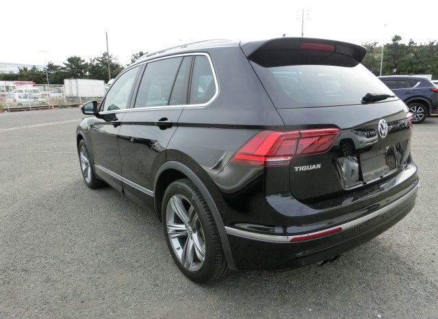 
								Volkswagen Tiguan full									