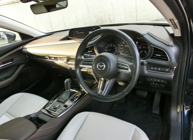 
								Mazda CX-30 full									