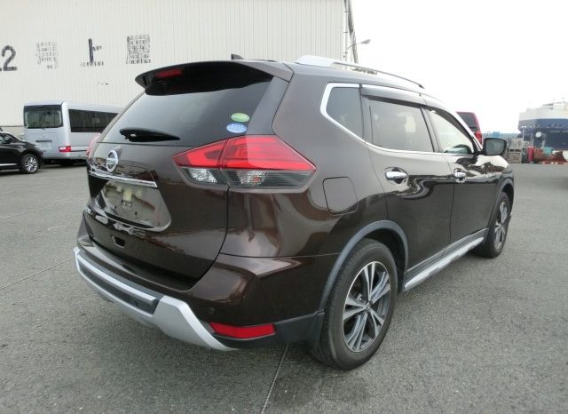 
								Nissan X-Trail full									