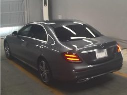
										Mercedes-Benz E200 full									