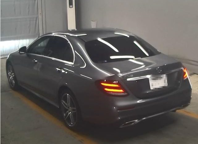 
								Mercedes-Benz E200 full									