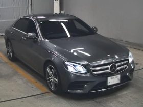 Mercedes-Benz E200