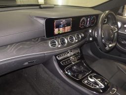 
										Mercedes-Benz E200 full									