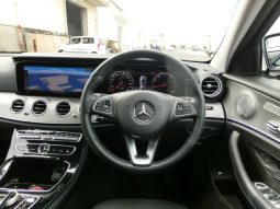 
										Mercedes-Benz E200 full									