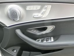 
										Mercedes-Benz E200 full									