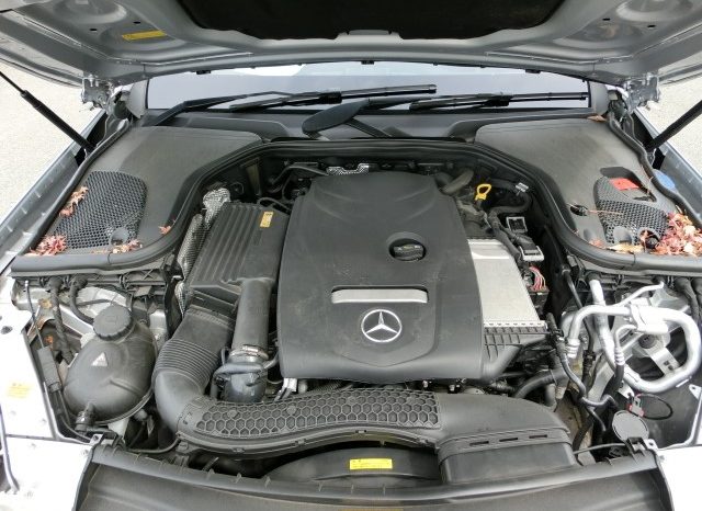 
								Mercedes-Benz E200 full									