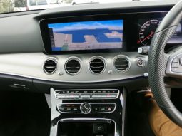 
										Mercedes-Benz E200 full									