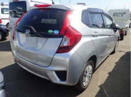 
										Honda Fit full									