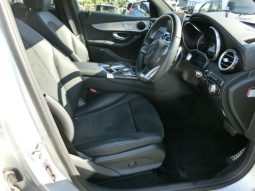 
										Mercedes-Benz GLC200 full									
