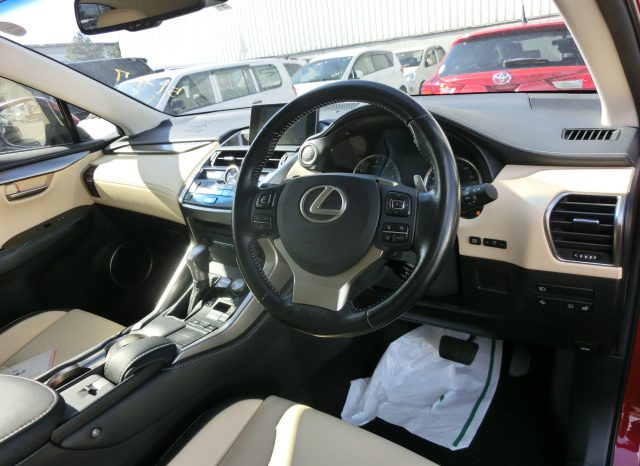 
								Lexus  NX 200T full									