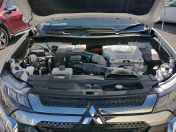 
										Mitsubishi Outlander full									