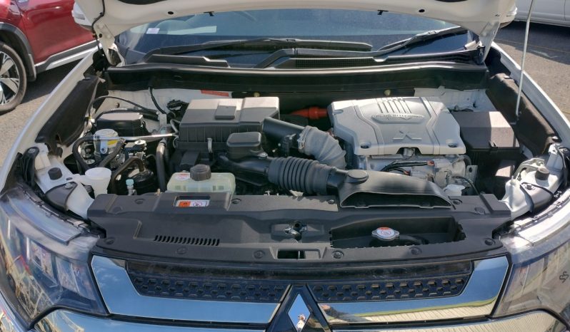 
								Mitsubishi Outlander full									