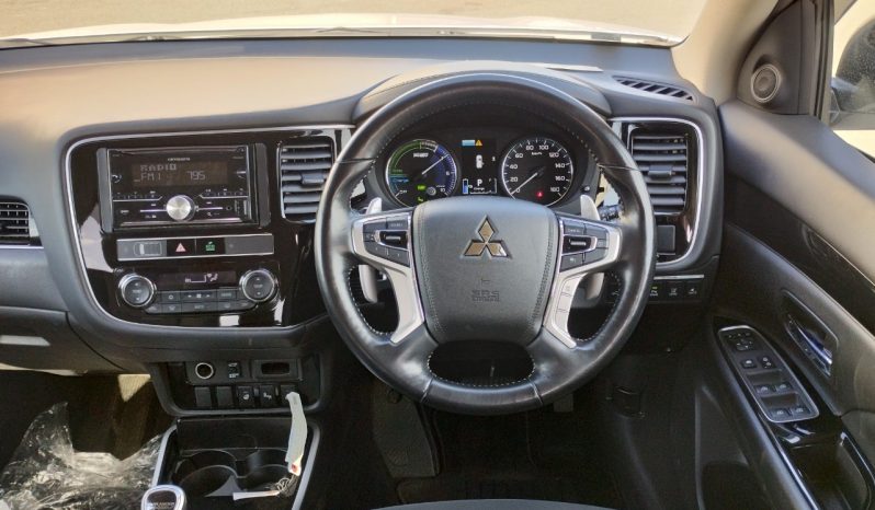 
								Mitsubishi Outlander full									