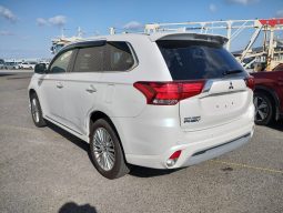 
										Mitsubishi Outlander full									