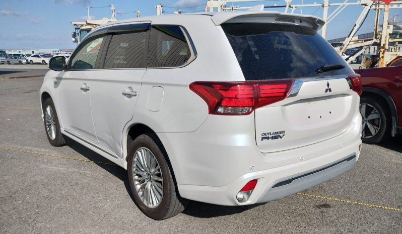 
								Mitsubishi Outlander full									