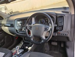 
										Mitsubishi Outlander full									