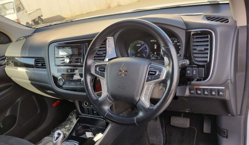 
								Mitsubishi Outlander full									