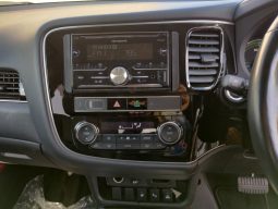 
										Mitsubishi Outlander full									