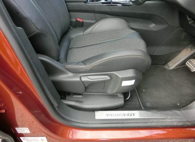 
								Peugeot 3008 full									