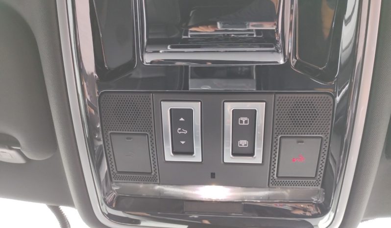 
								Range Rover Velar full									