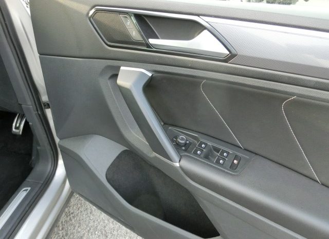 
								Volkswagen Tiguan full									