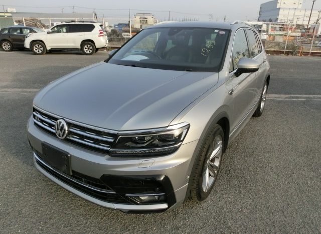 
								Volkswagen Tiguan full									