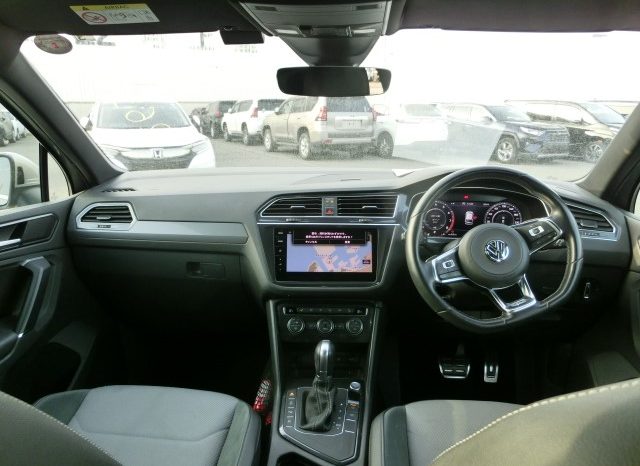 
								Volkswagen Tiguan full									