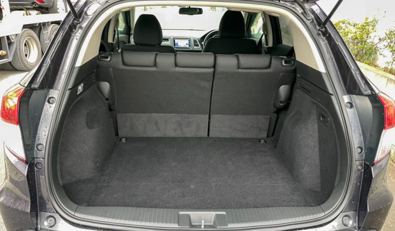 
								Honda Vezel Hybrid full									