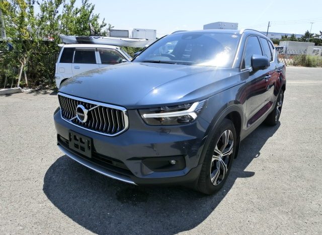 
								Volvo XC40 full									