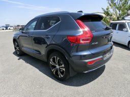 
										Volvo XC40 full									