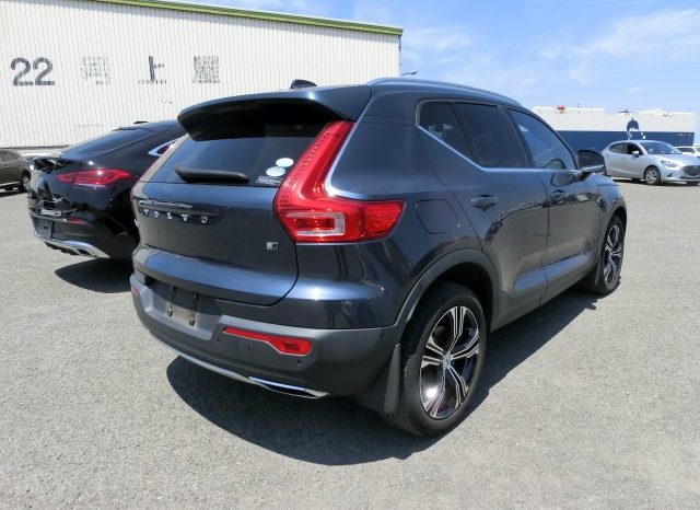
								Volvo XC40 full									