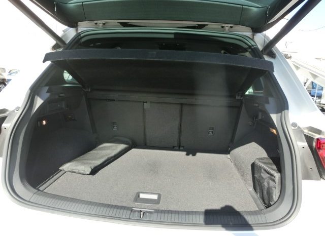 
								Volkswagen Tiguan full									