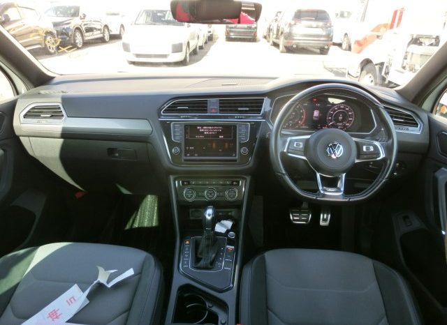 
								Volkswagen Tiguan full									