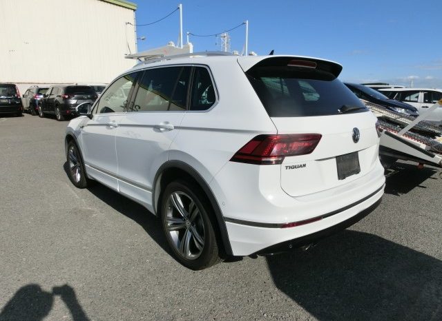 
								Volkswagen Tiguan full									
