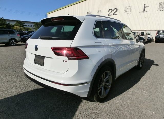 
								Volkswagen Tiguan full									