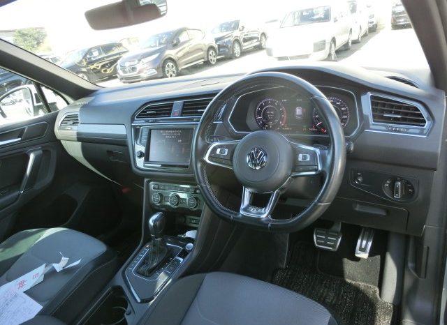 
								Volkswagen Tiguan full									
