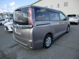
										Toyota Noah full									