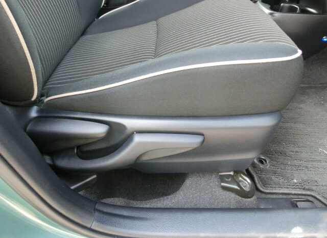 
								Toyota Vitz Hybrid full									