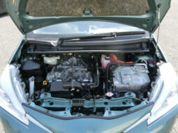 
										Toyota Vitz Hybrid full									