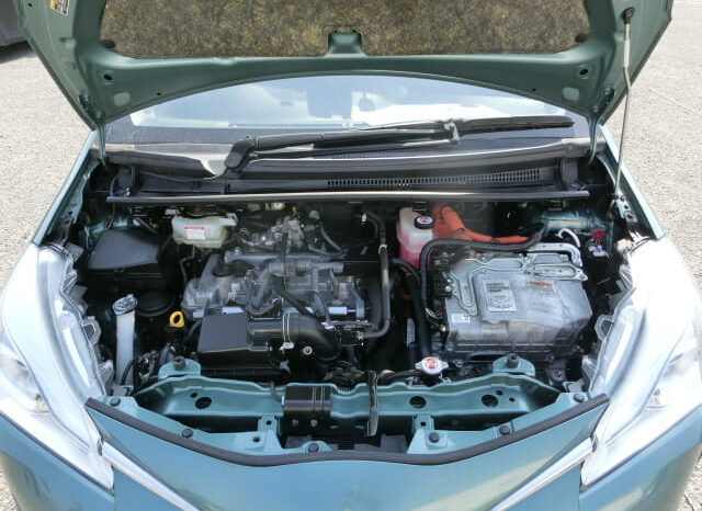 
								Toyota Vitz Hybrid full									