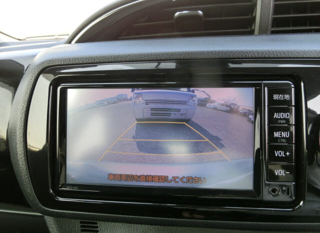 
								Toyota Vitz Hybrid full									