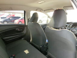 
										Toyota Vitz Hybrid full									