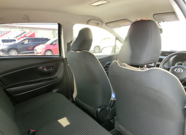 
								Toyota Vitz Hybrid full									