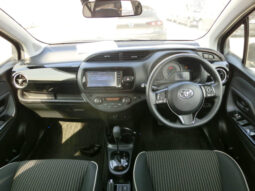 
										Toyota Vitz Hybrid full									