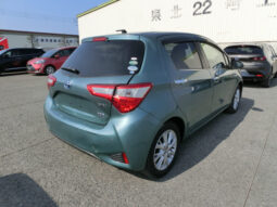 
										Toyota Vitz Hybrid full									